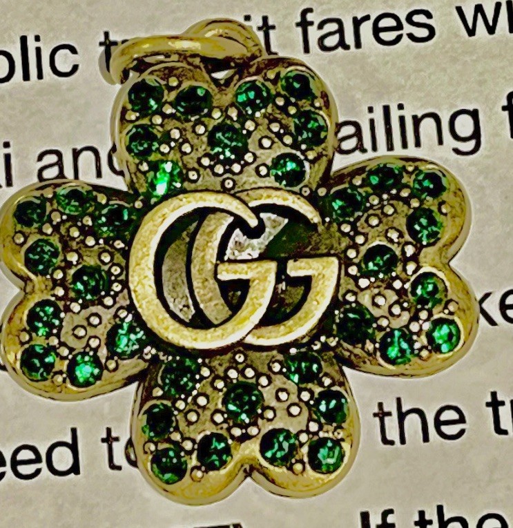 Gucci Clover zip pull Button Happy St Patrick’s Day 30mm green