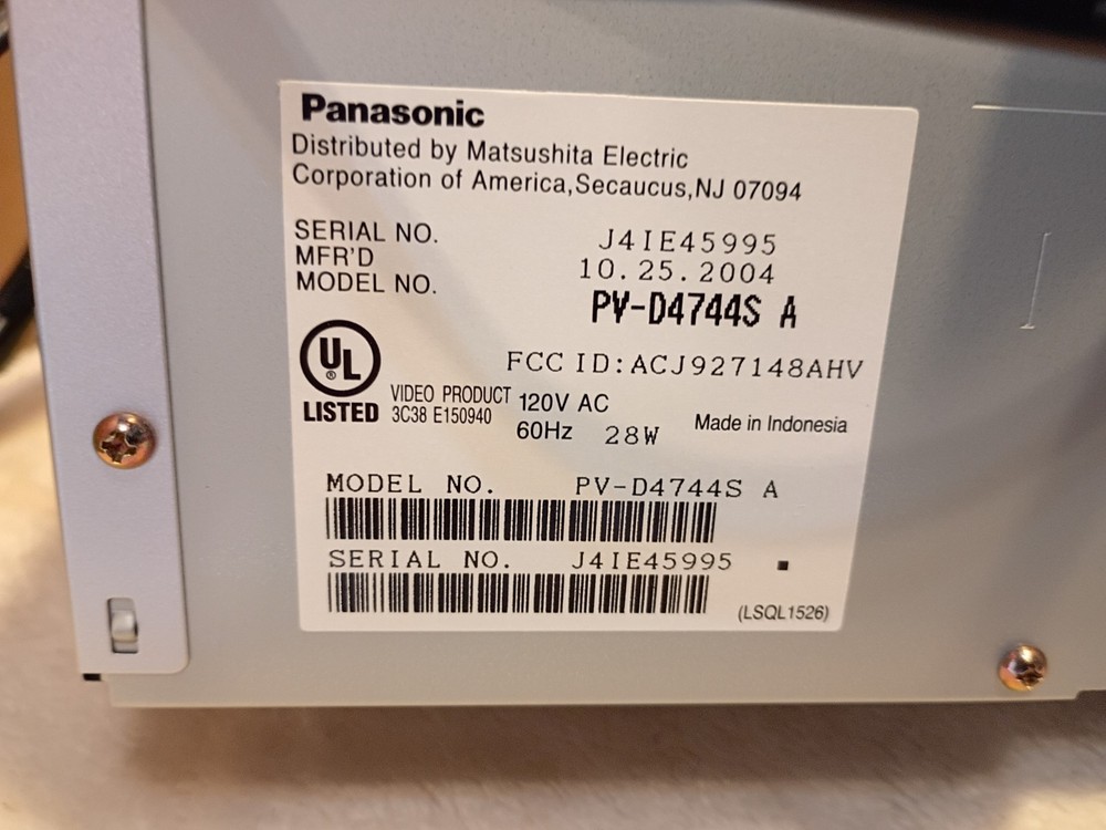 Panasonic PVD4744S Progressive Scan DVD/VCR Player, Bundle ✓