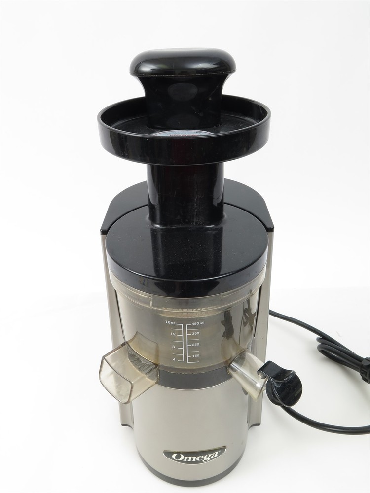 OMEGA Vertical Slow Masticating Silver Juicer - VSJ843RS