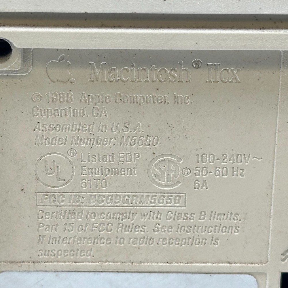 Apple Macintosh IIcx M5650 Personal Computer Vintage