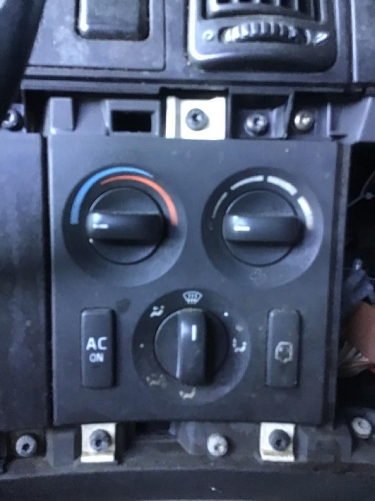 Replaces 2012 VOLVO VNL TEMPERATURE CONTROL ,  GA