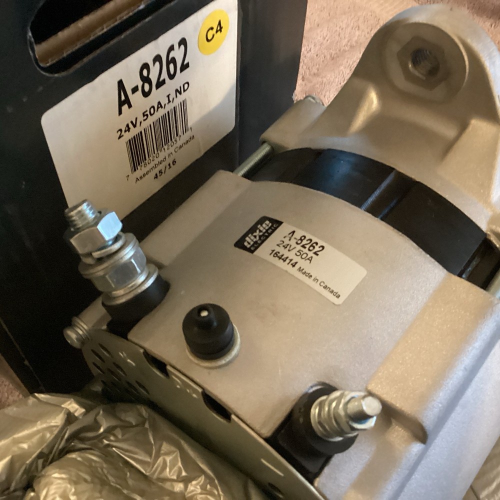 DIXIE….Alternator …..A-8262…..NEW😀