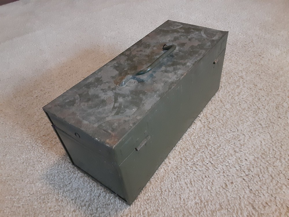 Vintage Eagle Lock Co. tackle or tool box BROKEN LOCK