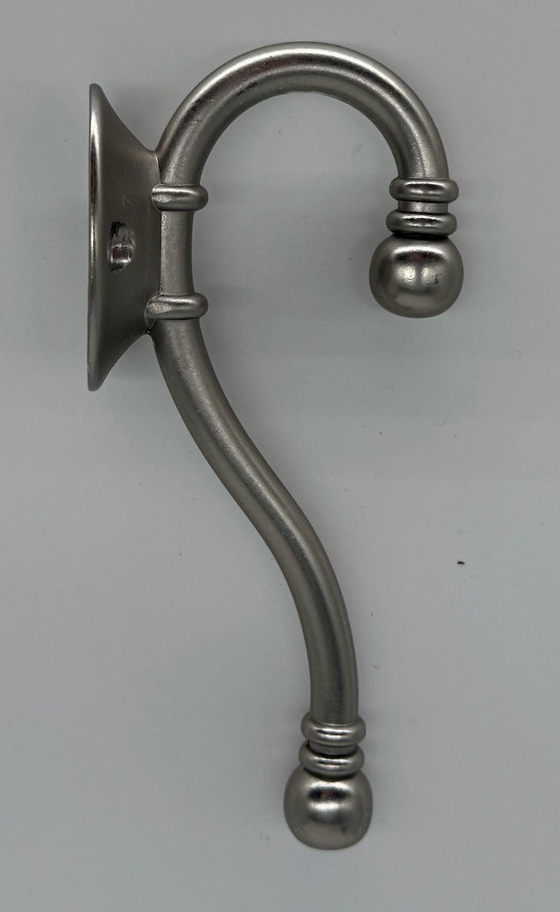 Decorative Nickel-Plated Hook – Elegant Wall-Mounted Design