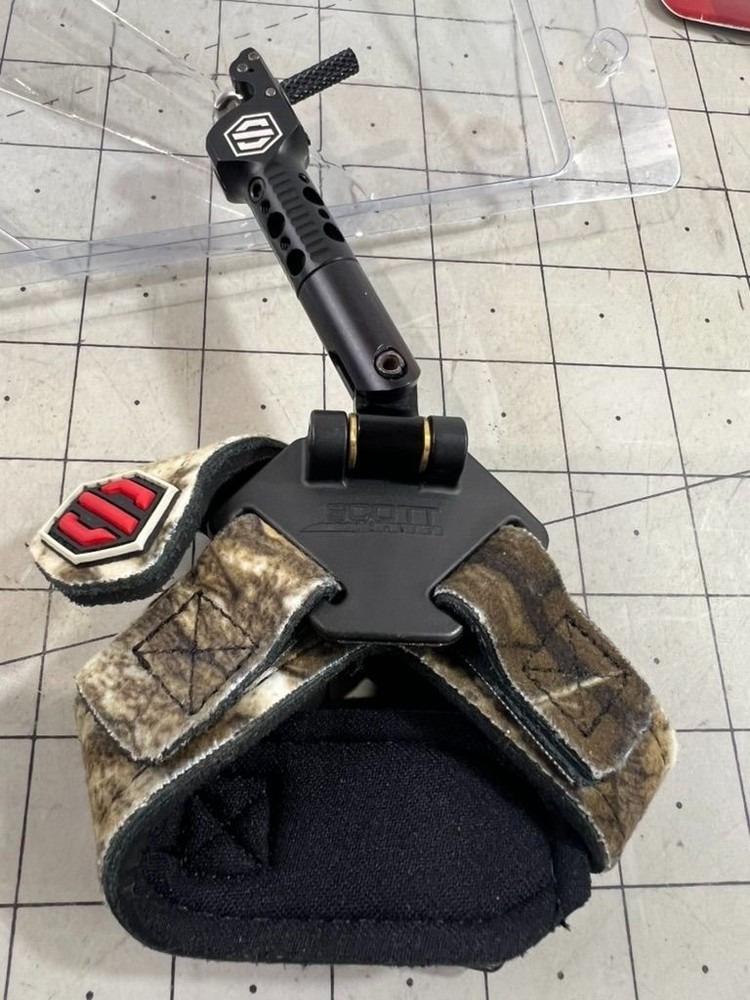 Scott Archery Talon Bow Wrist Release - Camo - New open Package