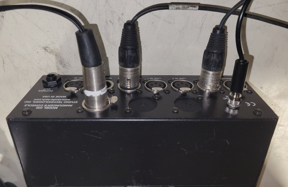 Studio Technologies Model 230 Announcer's Console w Sennheiser HMD 25-1 Headset