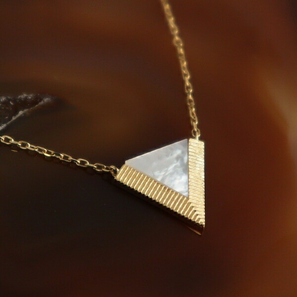 18K Gold Shell Triangle Necklace Pendant