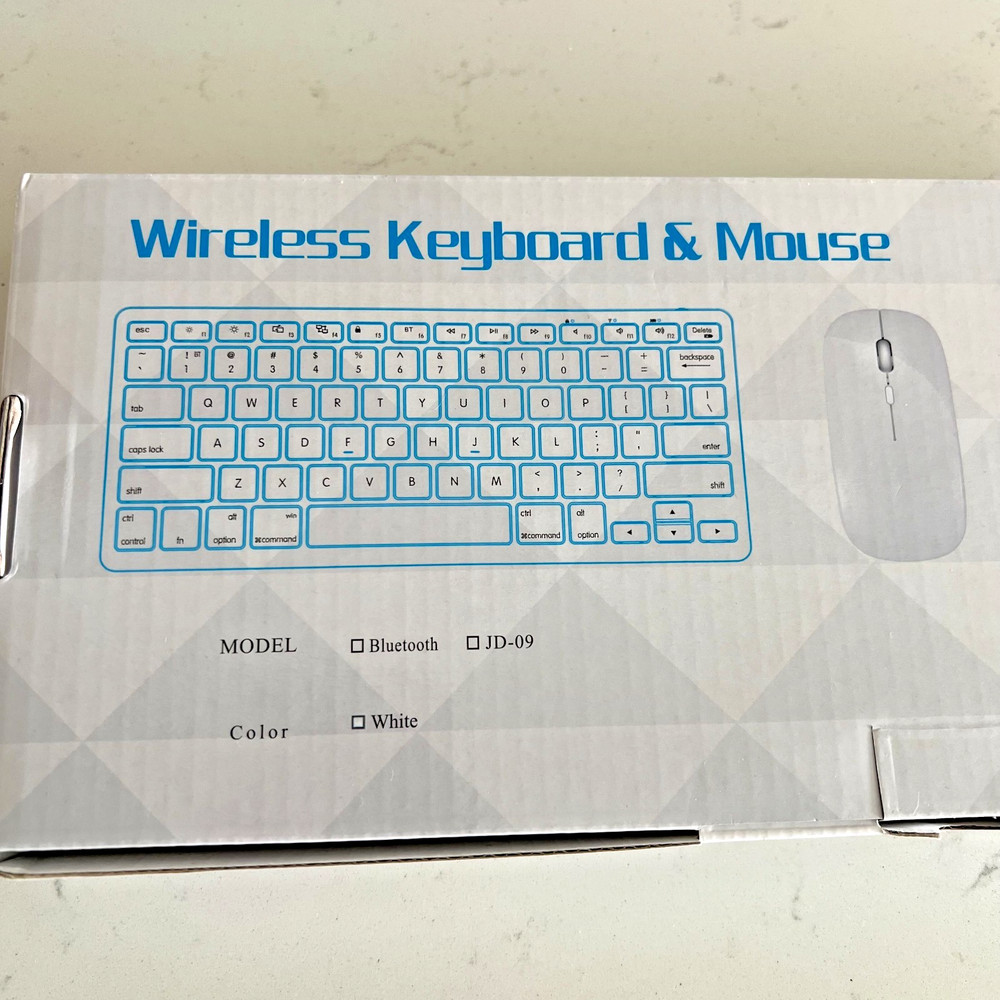 Wireless Keyboard & Mouse Combo Set Bluetooth Brand New in Box White Windows Mac