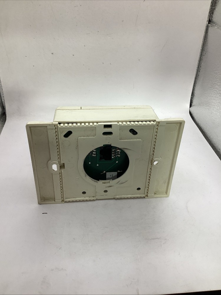 Used Johnson Controls Wall-Mount Temperature Sensor ​Controller TE-67NP-1N00
