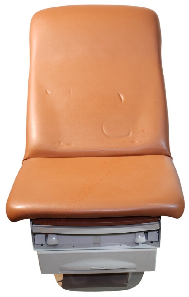 Midmark 222 Power Exam Table