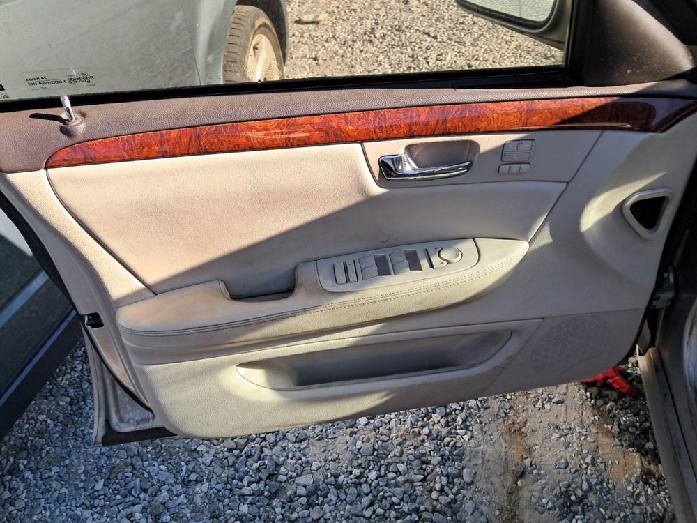 DTS 2007 Glove Box 4830433