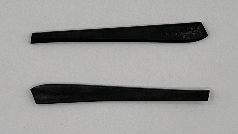 4290 - OAKLEY  Wingspan BLACK TEMPLES TIPS  AUTHENTIC