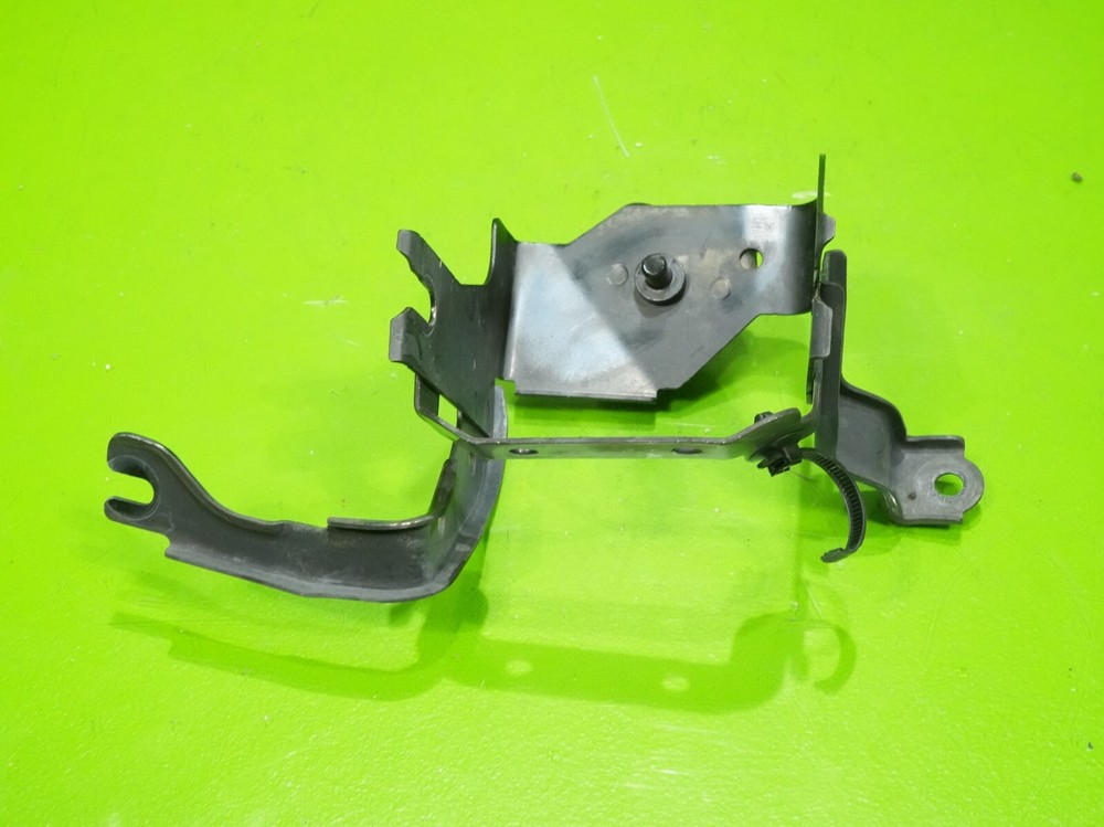 02-06 RSX OEM ABS pump modulator mount bracket support
