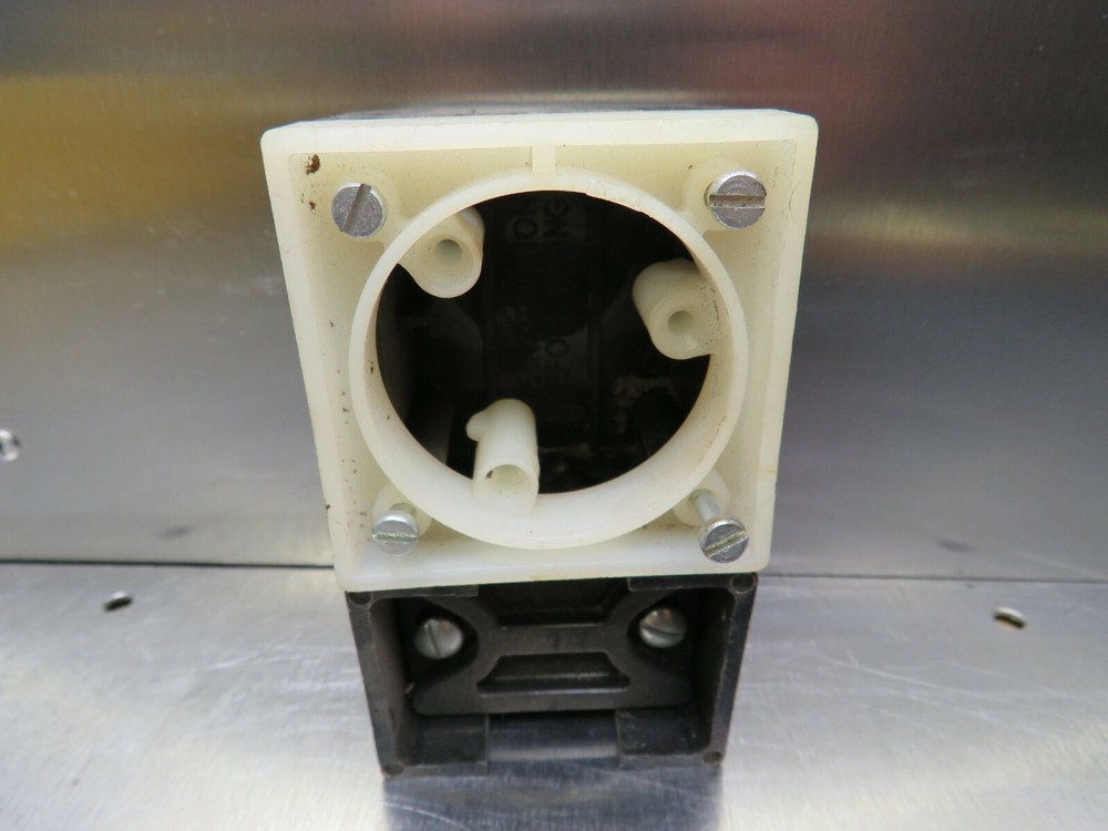 Hubbell 3WAA Angle Adapter Grip Range: 0.385 to 0.780"