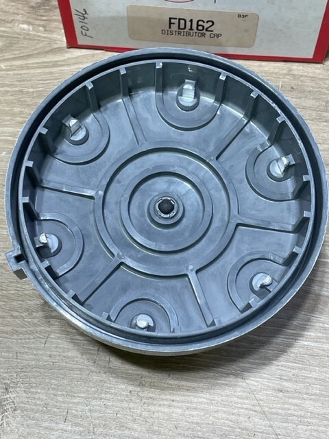 NOS Standard FD-162 Distributor Cap