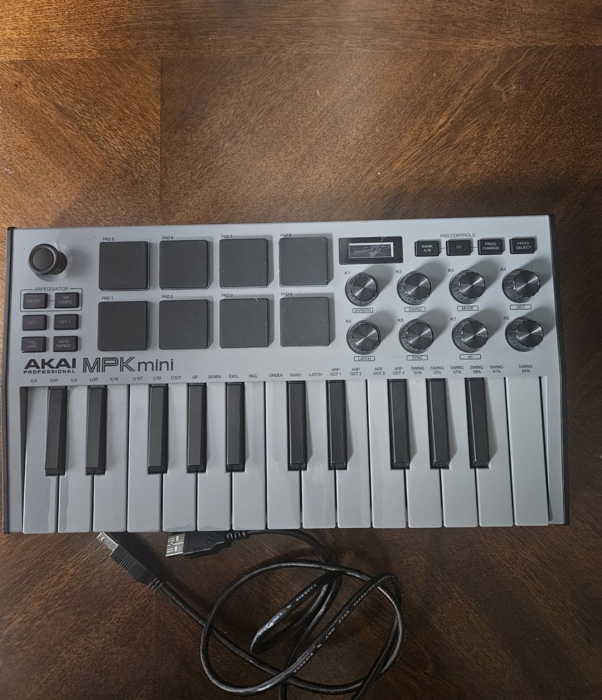 Akai MPK mini 25-Key MIDI Keyboard Controller Arpeggiator Pad Controls