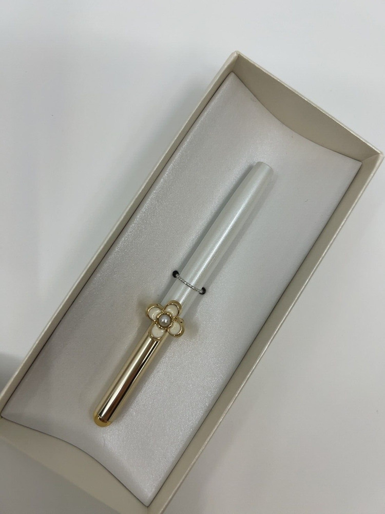 Mikimoto Pearl Makeup Lip Brush
