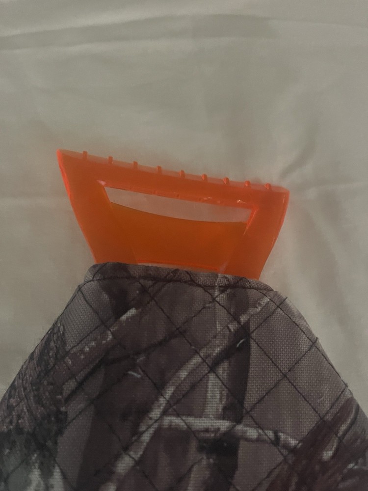 Camouflage Ice Scraper Mitten