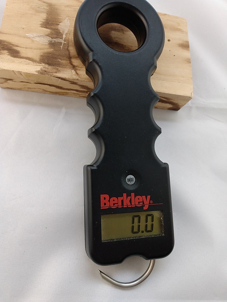 Berkley Digital Hanging Fish Scale, Automatic Shutoff Tested