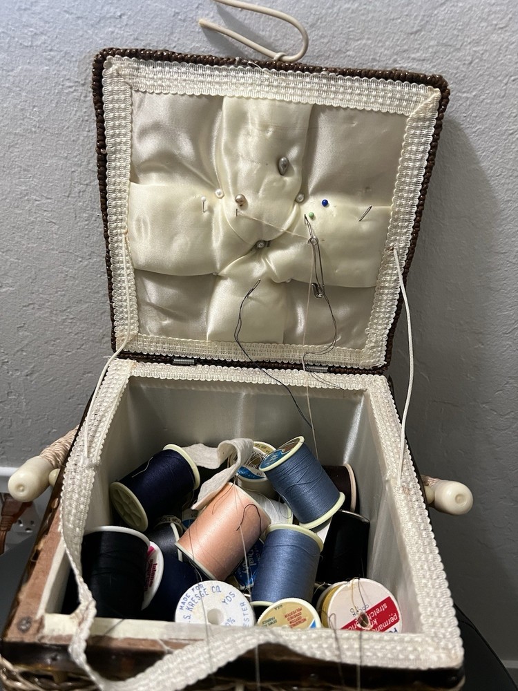 Sewing basket vintage!