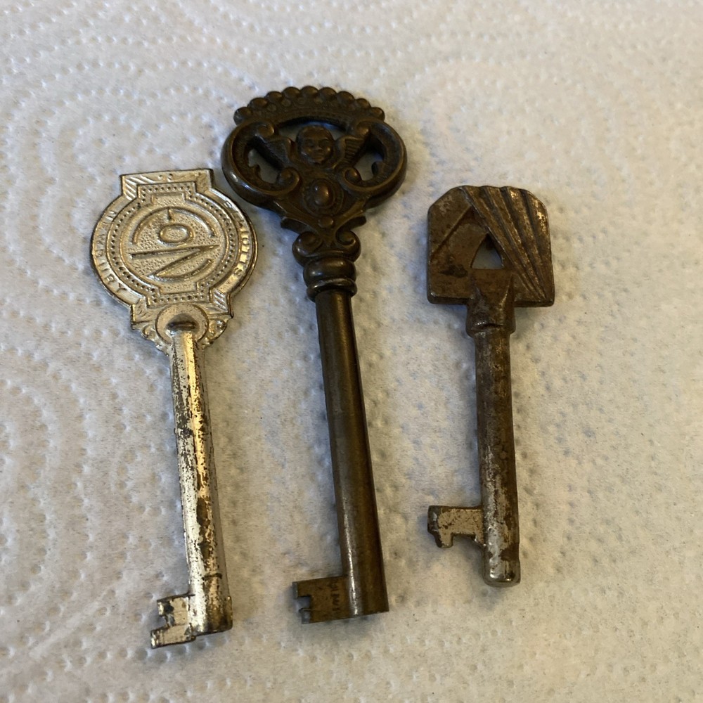 Victorian cherub & Art Deco keys
