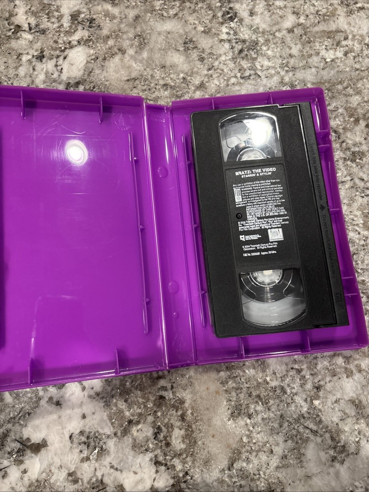 Bratz-Video-Starrin & Stylin (VHS, 2004)