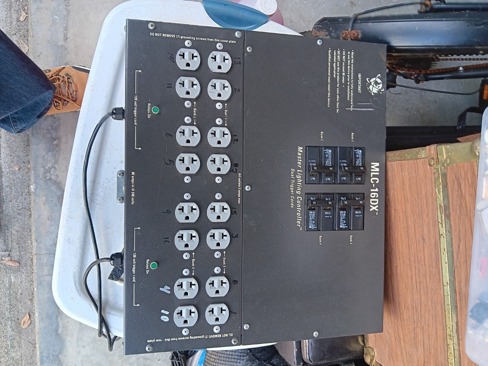 MLC 16DX lighning controller  black