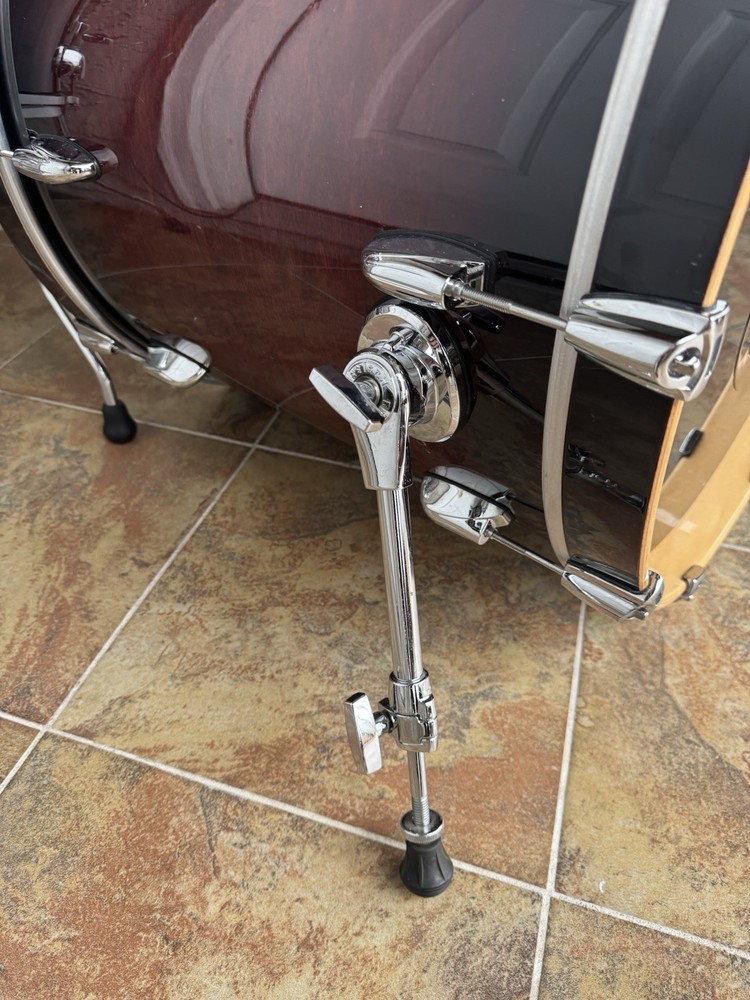 Gretsch Renown Maple Cherry Burst Drum Set