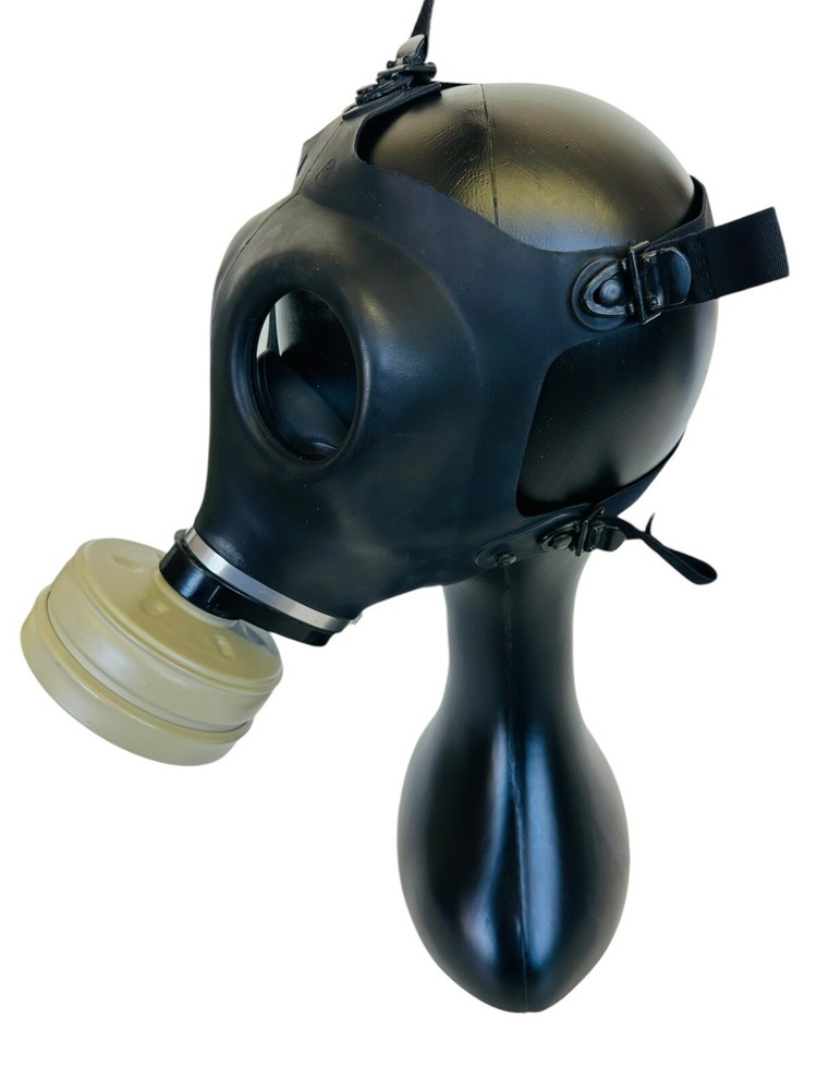 Black Gas Mask With Used Filter Pre-owned
