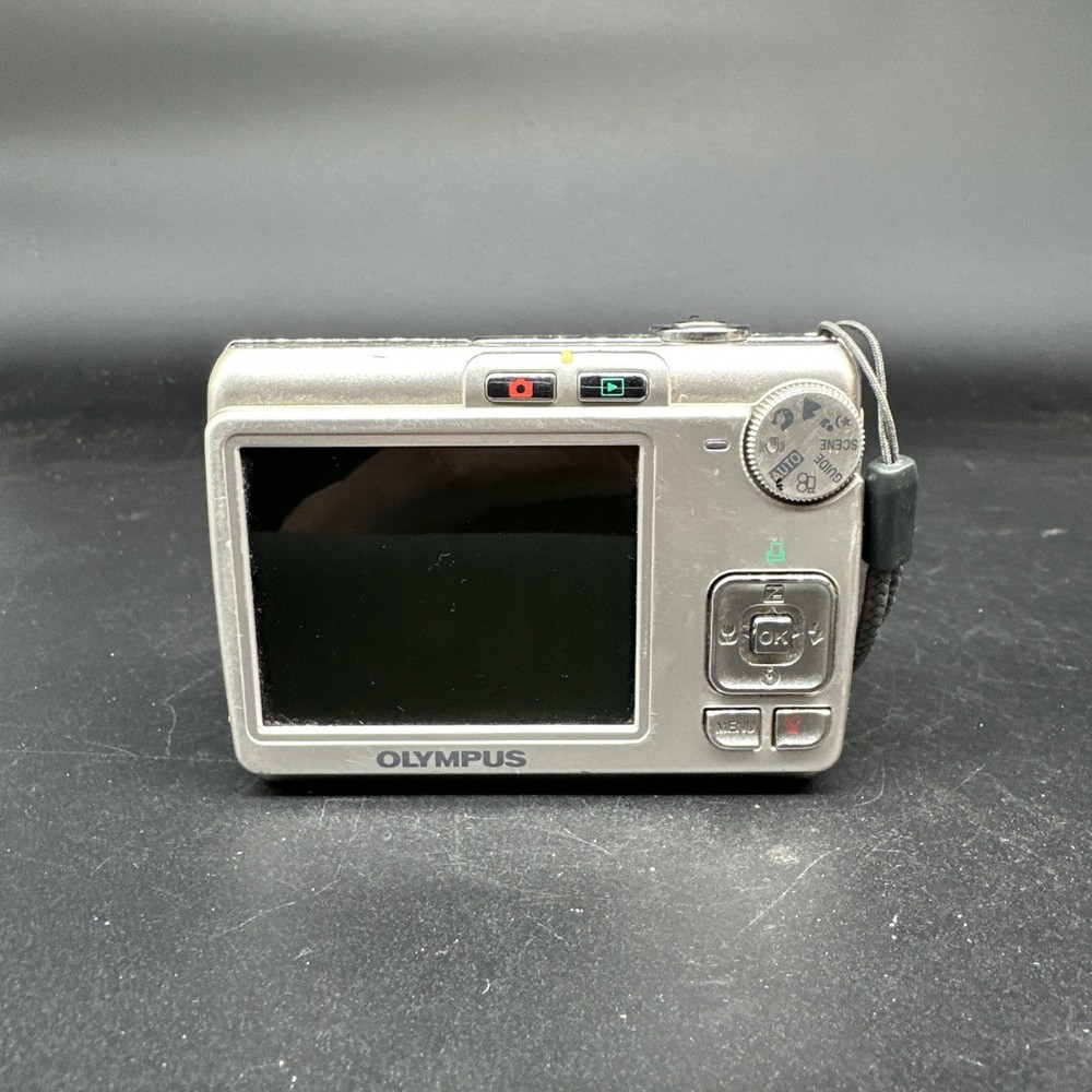Olympus FE-270 7.1MP Digital Camera, Silver - Tested