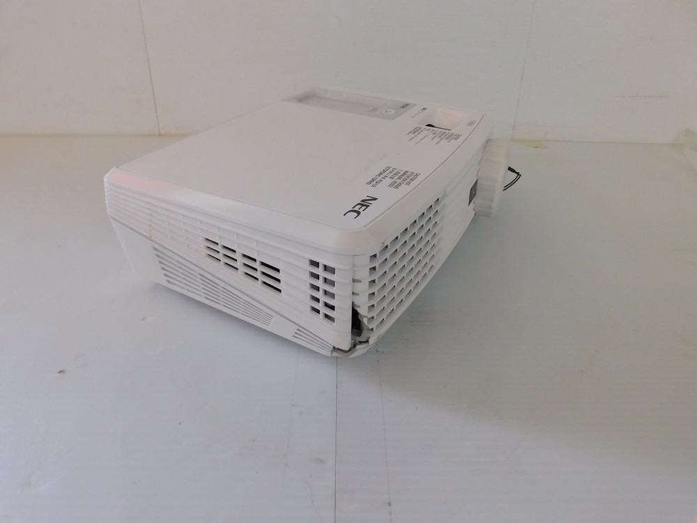 ^^ NEC MODEL NP200 PROJECTOR - NO REMOTE (SSP78)