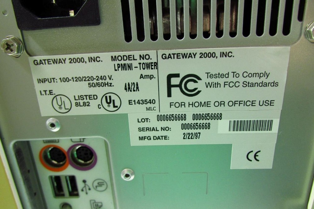 Vintage Gateway 2000 Model P5-166 Computer PC Desktop