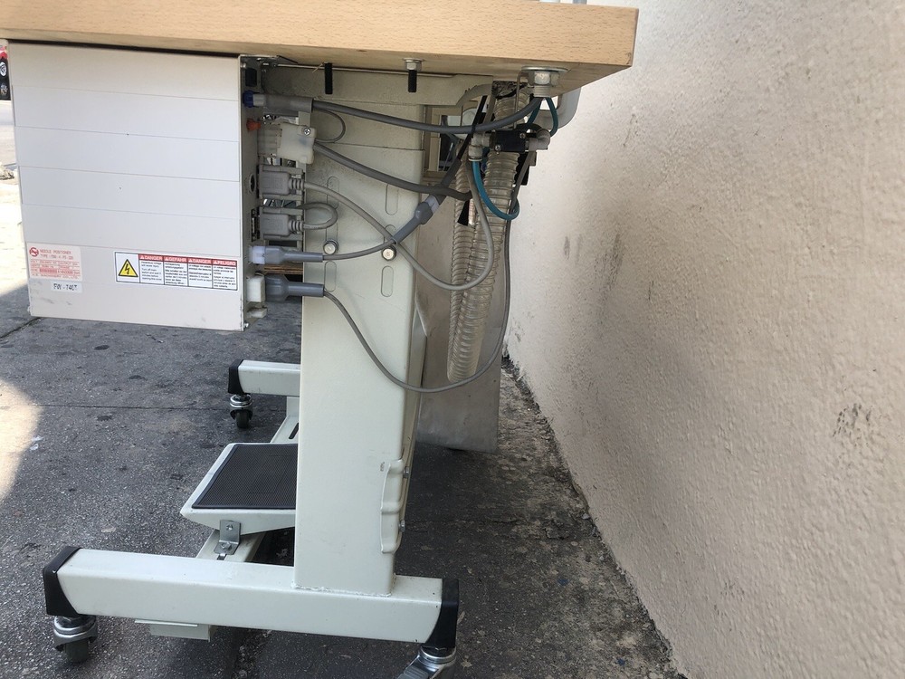 Flatlock Feed-off Arm Industrial Sewing Machine