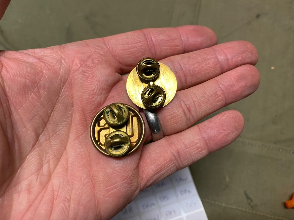 ORIGINAL WWII US ARMY ARTILLERY ENLISTED M1938 CLASS A JACKET COLLAR DISCS-PAIR