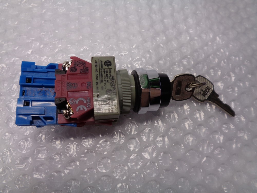 IDEC ASW21K11 SELECTOR SWITCH W/KEYS NSNP