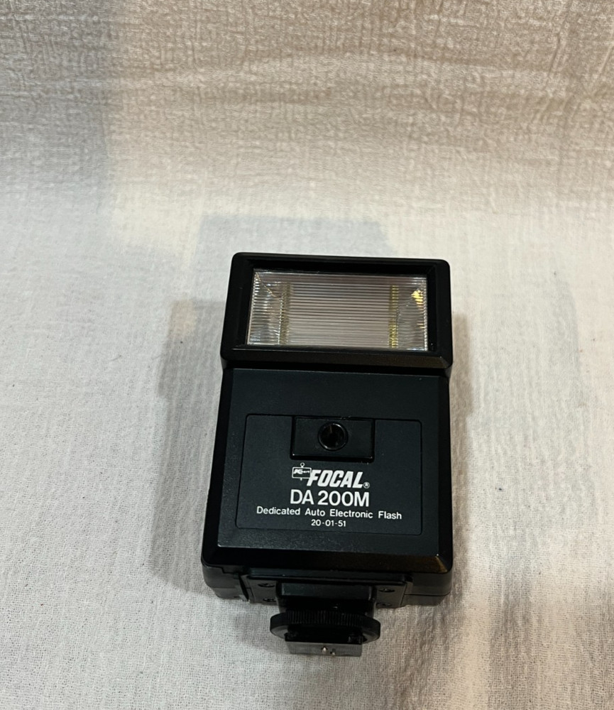 Focal DA   200M  Dedicated Auto Electronic Flash  4-14 FT
