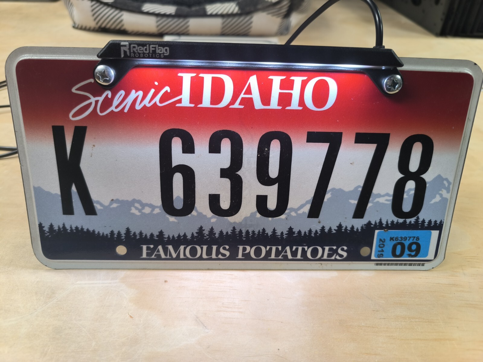 Universal license plate light 12V 100mA with waterproof connector and 86 in lead