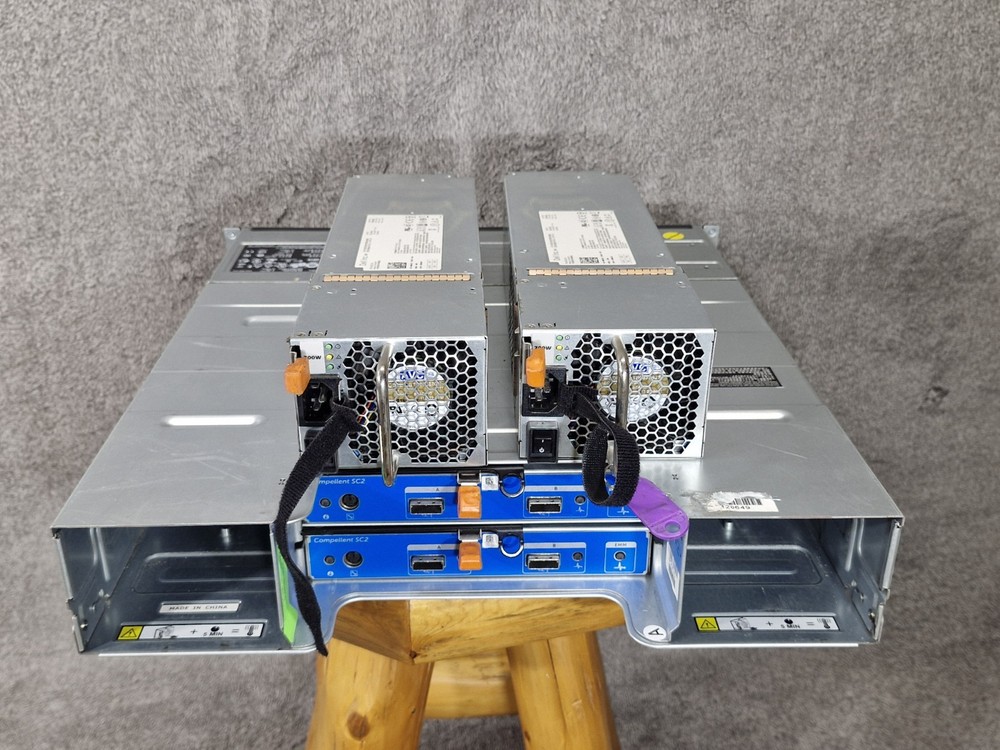 Dell Compellent SC220 24-Bay 2.5 SAS Storage Array 2x EMM 2x 700W PSU