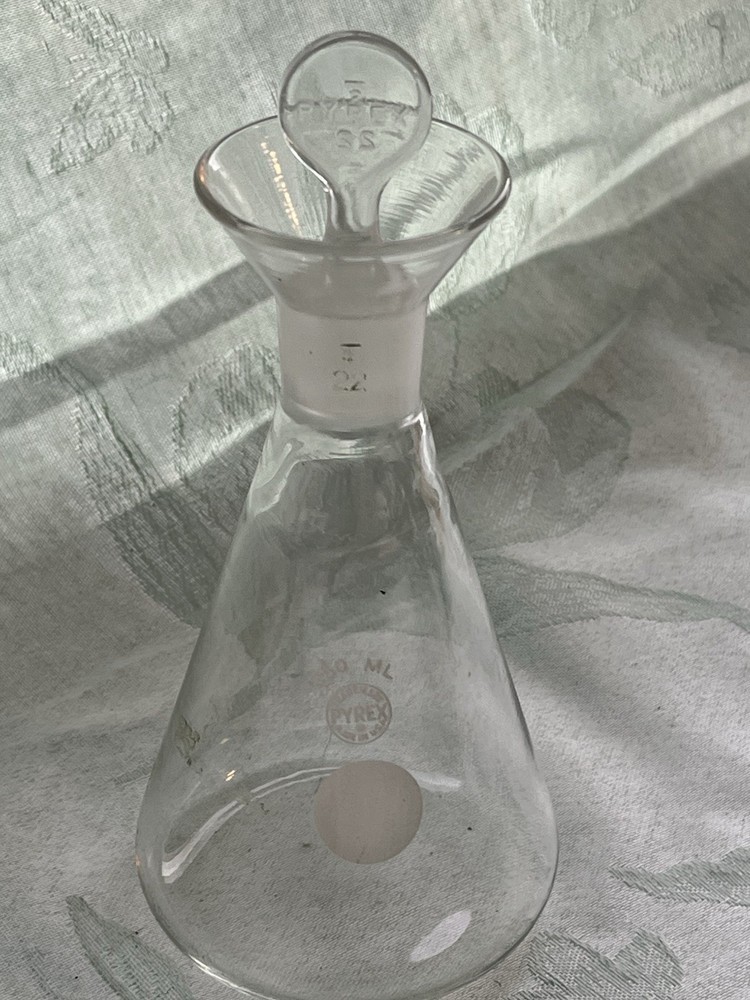 Pyrex 250 ML Beaker Iodine Determination Flasks