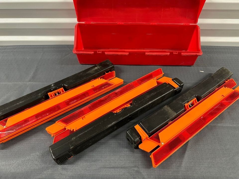 Emergency Reflective Warning Triangle Model 1005