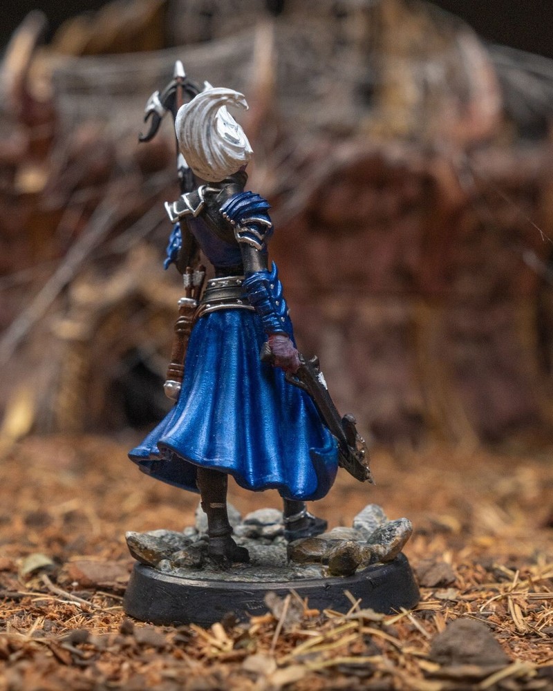 DnD Drow Fighter Livia Mini 32mm Scale TTRPG