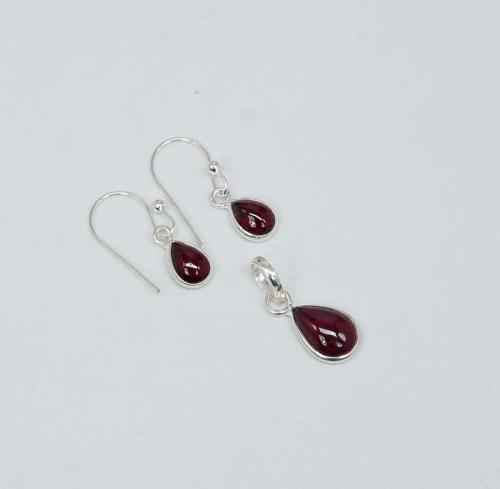 925 Solid Sterling Silver Red Garnet Hook Earring Pendant Set