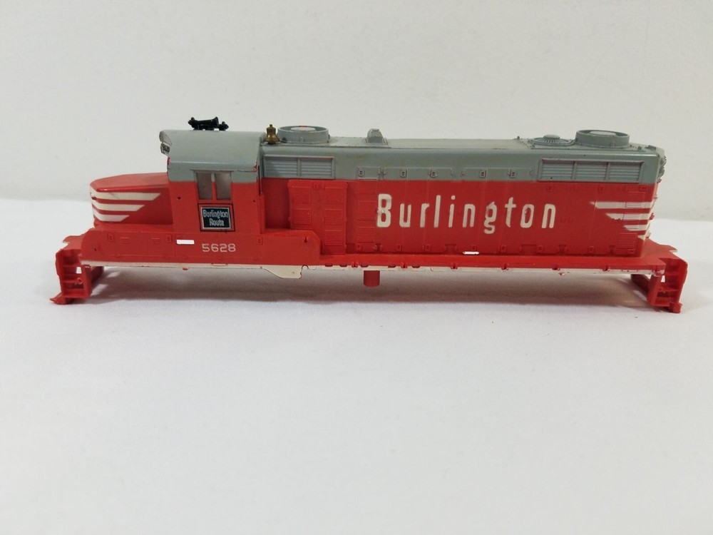 Tyco Burlington HO Scale Engine Shell ONLY 5628 Replacement Train Part