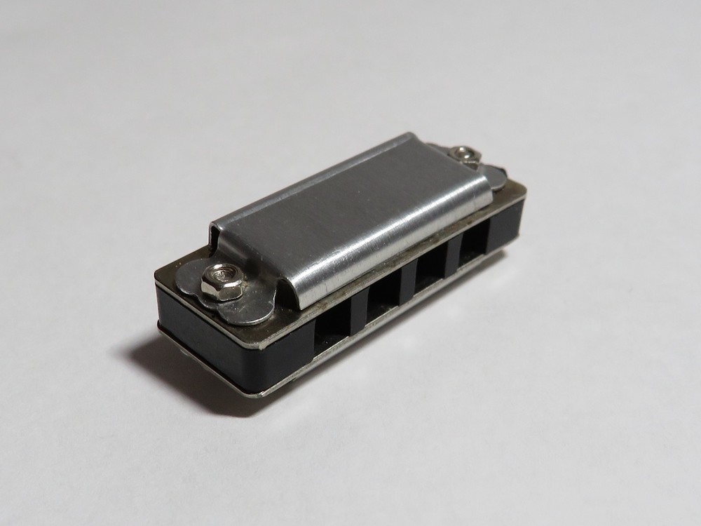 VINTAGE MINI 4 HOLE DIATONIC HARMONICA - MADE IN GERMANY *