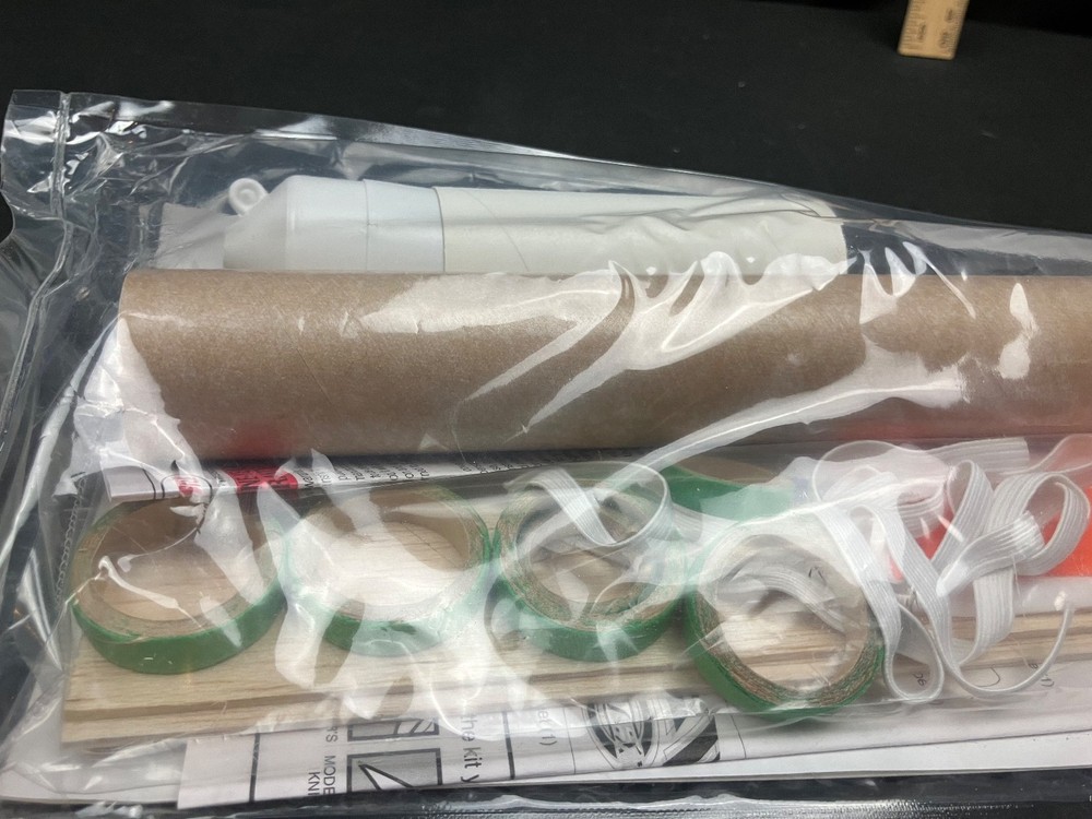 ESTES CC EXPRESS D-POWER 2-STAGE FLYING MODEL ROCKET KIT #1302, SEALED, MINT!!