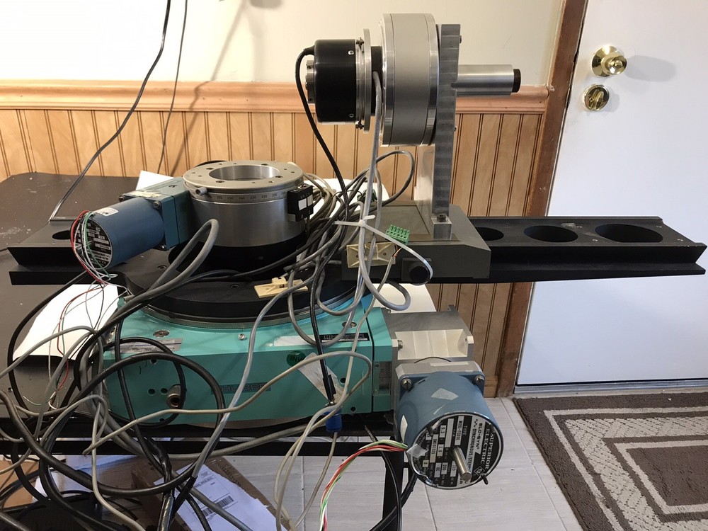 Huber Motorized Rotation goniometer