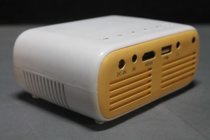 ELEPHAS Mini Portable Projector YG280 For iPhone /home DEVICE ONLY