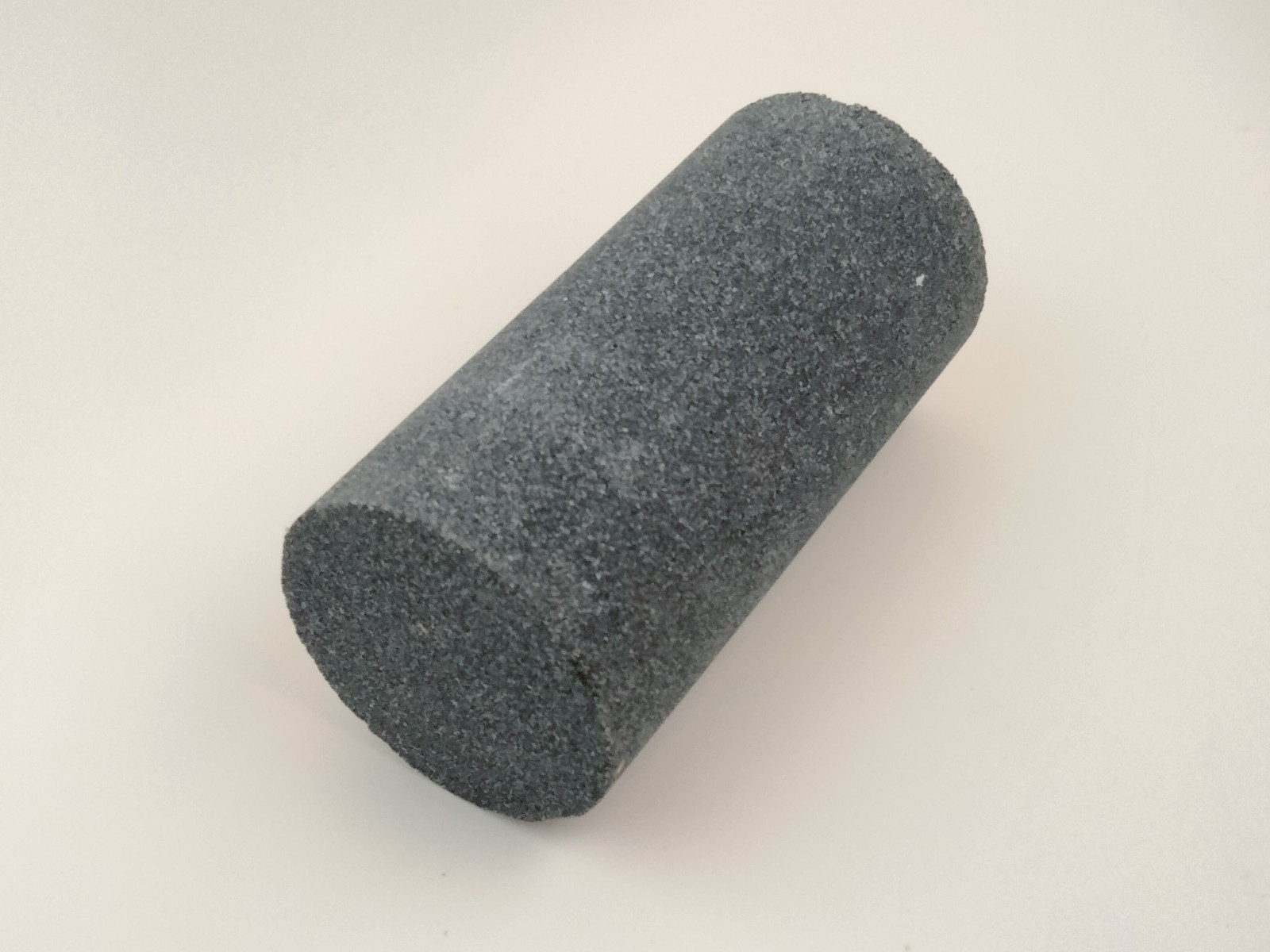 Air Stone for Aquariums or Hydroponics, 4" Cylinder, Fits 4 mm / 0.16" Tubing
