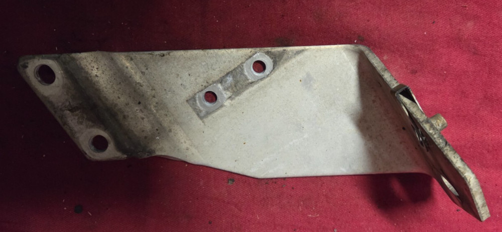 INTERNATIONAL step bracket , ALUMINUM , 22C1 110