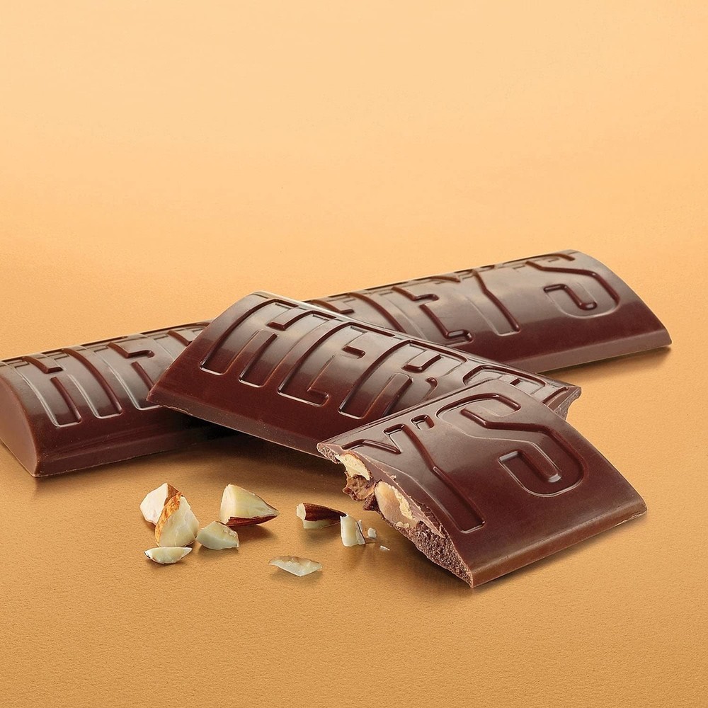 Hershey Assorted Candy Bars - 45 oz Bulk Pack of 30 KIT KAT & REESE'S Chocolates